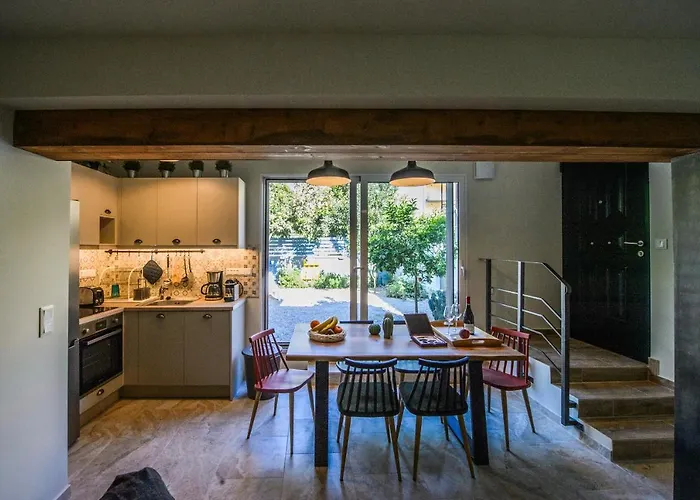 Garden Cellar - Mediterranean Каламата