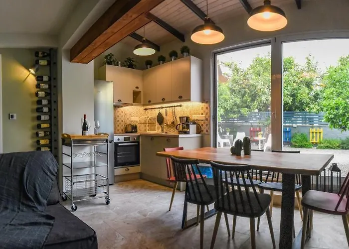 Villa Garden Cellar - Mediterranean *