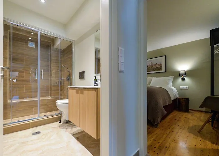 Villa Garden Cellar - Mediterranean