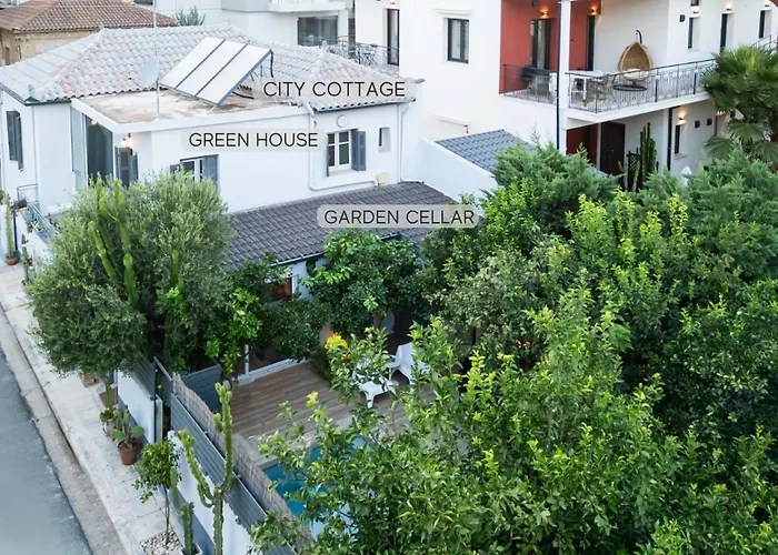 Garden Cellar - Mediterranean Вилла